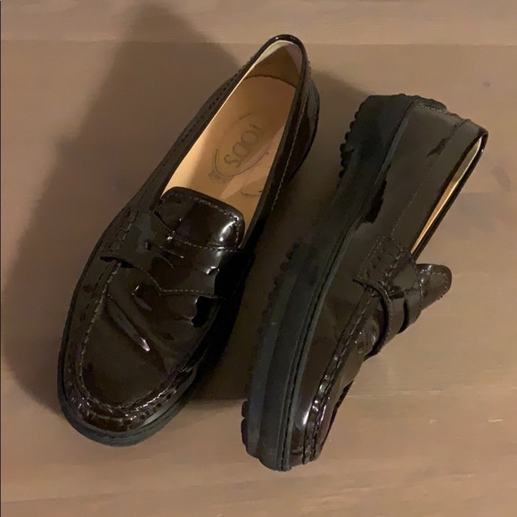 Tod’s Brown Patent Leather Driving Shoes - Women’s Size 38.5 - Picture 2 of 10